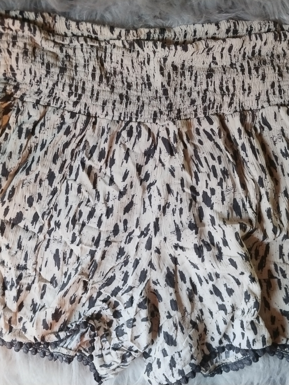 Three Dots Cream and Black Printed Smocked-Waist Skort with Pom Trim